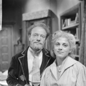 Hij zit aan de smeltkroes, een TV-spel van VPRO, Max Croiset als professor Men, Bestanddeelnr 914-4169