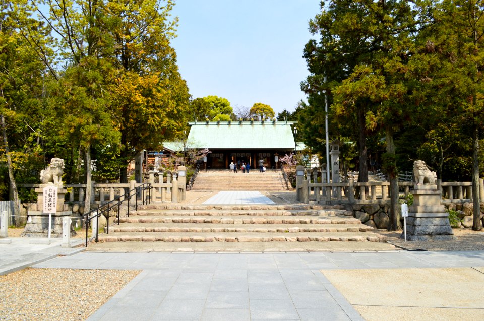 Hirota-jinja, haiden-1-2
