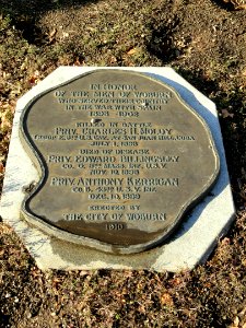 Hiker plaque - Woburn, MA - DSC02750