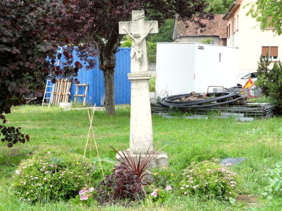 Hilbesheim (Moselle) croix de chemin B