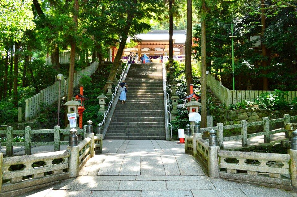Hiraoka-jinja, sandou