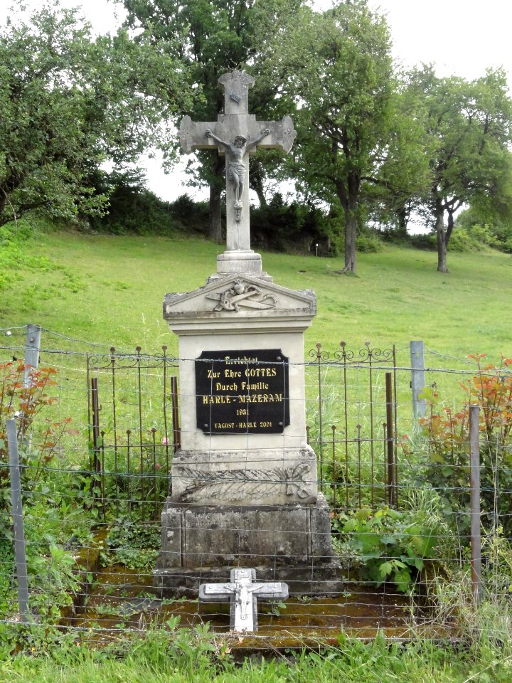Hilbesheim (Moselle) croix de chemin A