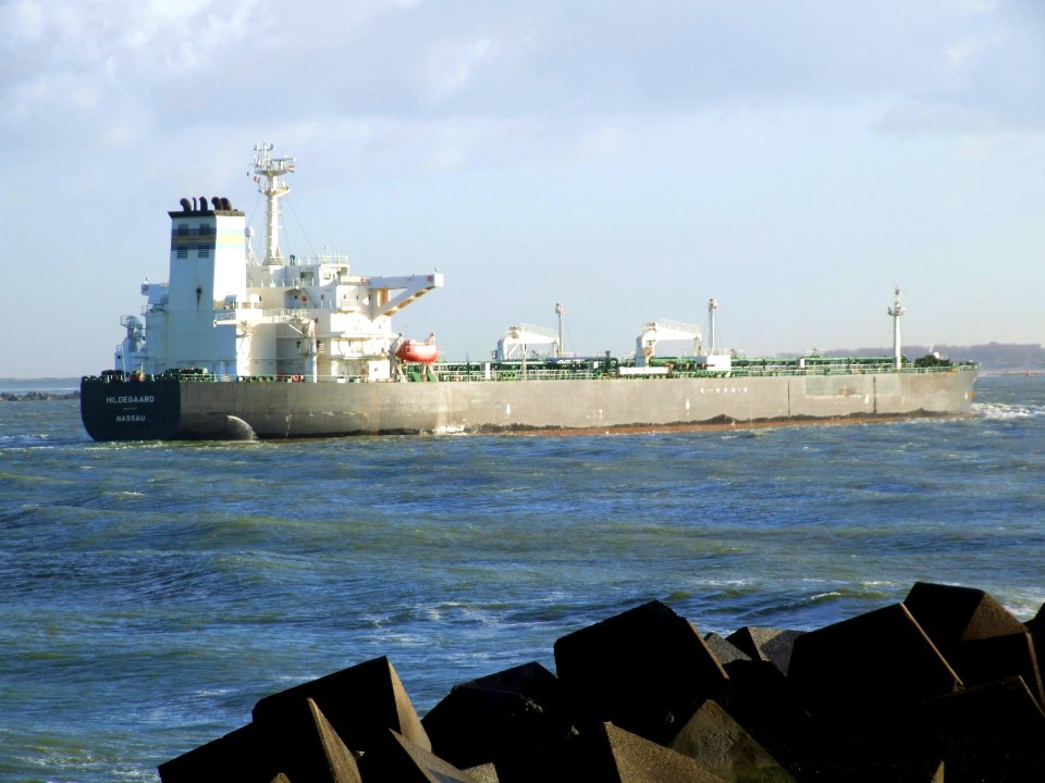 Hildegaard p7 approaching Port of Rotterdam, Holland 12-Dec-2006