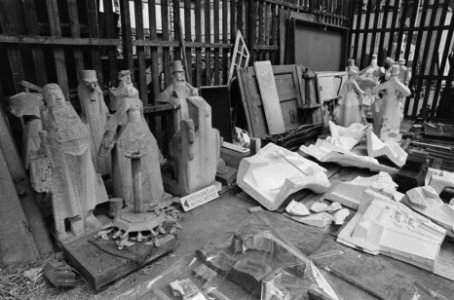 Hildebrandmonument van kunststof negen beelden van Hildebrand van kunststof gem, Bestanddeelnr 933-7178