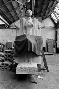 Hildebrandmonument van kunststof negen beelden van Hildebrand van kunststof gem, Bestanddeelnr 933-7177