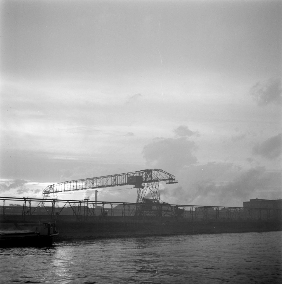 Hijskranen bij BASF in Ludwigshafen, Bestanddeelnr 254-1174