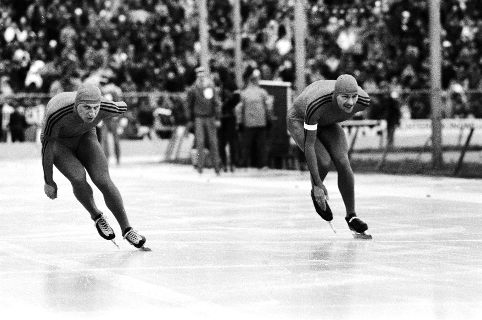 Hilbert van der Duim en Yep Kramer tijdens de 1500 meter in actie, Bestanddeelnr 932-4833