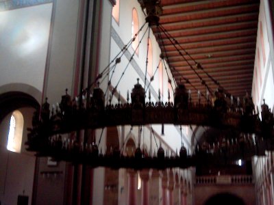 Hildesheim Basilika St. Godehard Innen Bronzeleuchter 2