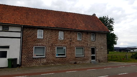Hilleshagen-Mariabeeldje in gevel Hilleshagerweg 122 (1)