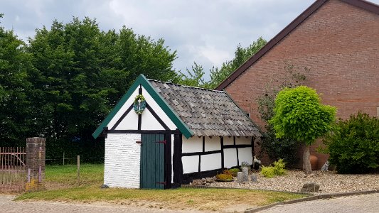 Hilleshagen-wegkruis tegenover Hilleshagerweg 98 (2)