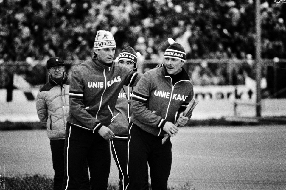 Hilbert van der Duim en Frits Schalij na afloop van de wedstrijd, Bestanddeelnr 932-4834
