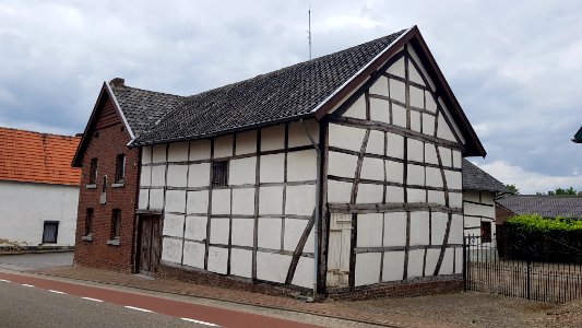 Hilleshagen-Beeldje in gevel Hilleshagerweg 44 (4)