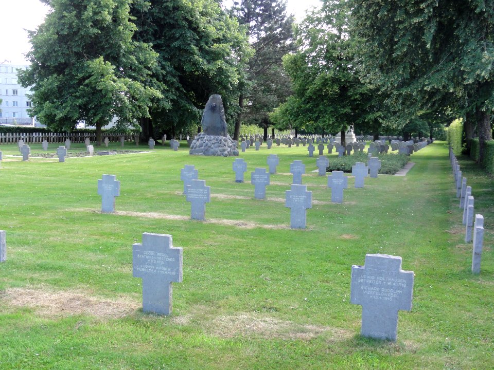 Hirson (Aisne), cimetière allemand (03)