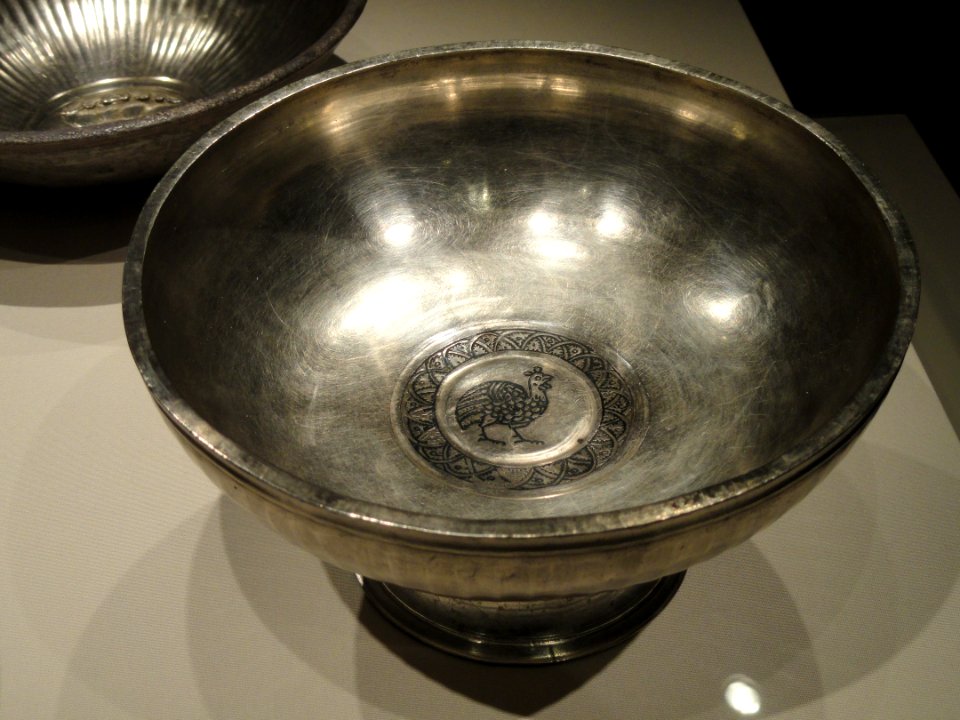 High-footed bowl with peahen, Iran, Sasanian, 5th-7th century AD, silver and niello - Arthur M. Sackler Gallery - DSC05866