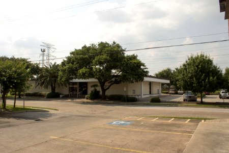 Hillendahl Public Library - 01 - Entrance