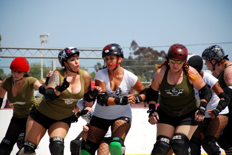 Brawlin betties roller derby derby darlins