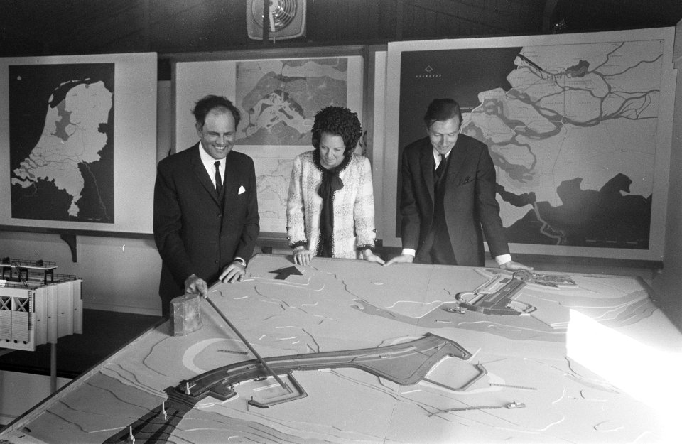 HKH pr. Beatrix en Pr. Claus bezoeken Zeeland Prinses Beatrix en Prins Claus , k, Bestanddeelnr 922-3149