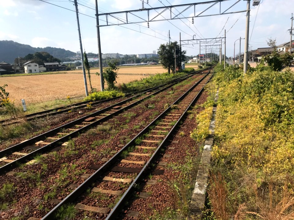 Hitara station Crossing