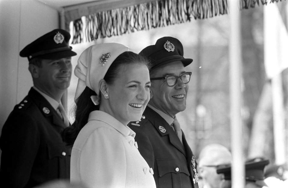 HKH Pr. Margriet was aanwezig bij de Regimentsdag in de Juliana van Stolbergkaze, Bestanddeelnr 922-3674