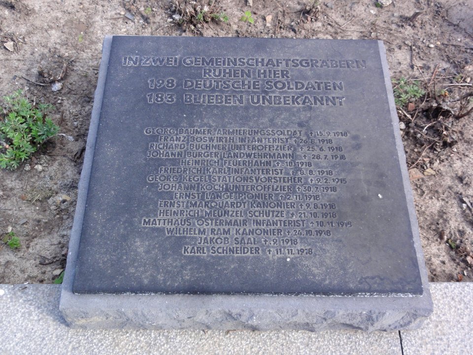 Hirson (Aisne), cimetière allemand (04)