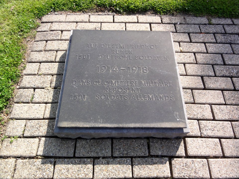 Hirson (Aisne), cimetière allemand (01)