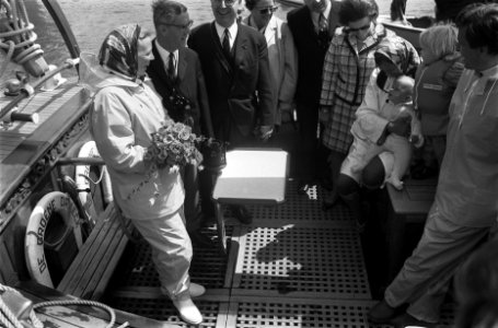 HKH Pr. Beatrix en Pr. Claus met Pr. Friso en Pr. Willem Alexander aan boord van, Bestanddeelnr 922-4948