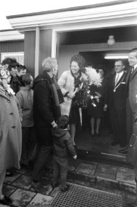 HKH pr. Beatrix en Pr. Claus bezoeken Zeeland (links) ir. M.J. Loschacoff (hfd. , Bestanddeelnr 922-3140