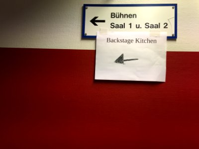 Hinweisschild Bühne Saal 1 u. 2 im CCH