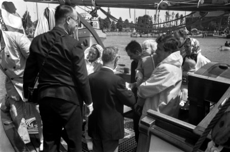 HKH Pr. Beatrix en Pr. Claus met Pr. Friso en Pr. Willem Alexander aan boord van, Bestanddeelnr 922-4947