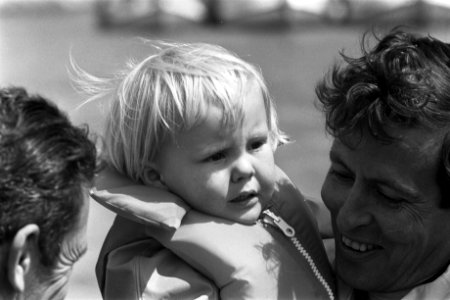 HKH Pr. Beatrix en Pr. Claus met Pr. Friso en Pr. Willem Alexander aan boord van, Bestanddeelnr 922-4942