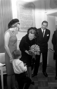 HKH Pr. Beatrix en ZKH Pr. Claus waren aanw. bh Conc t.g.v. het 20 jarig bestaa, Bestanddeelnr 922-2935