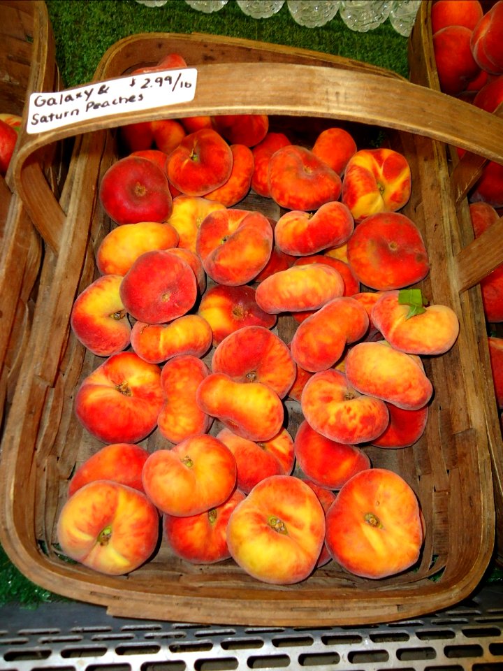 Hillview Farms Galaxy & Saturn peaches