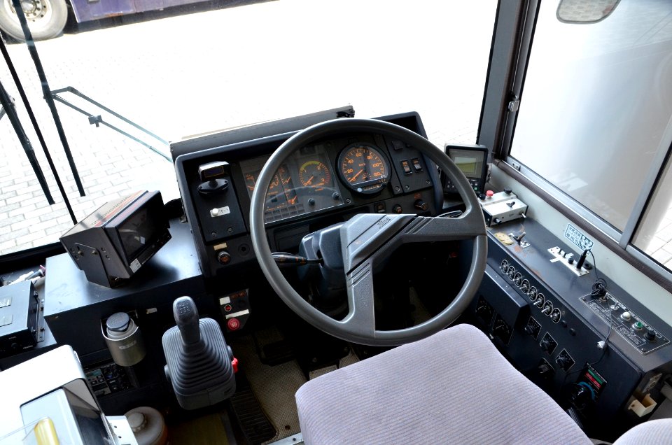 Hino Auto Plaza Hino Blue Ribbon HIMR cockpit