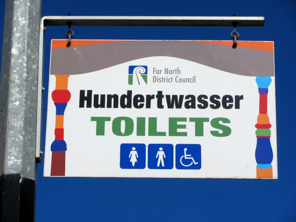 Hinweis Hundertwasser-Toiletten 1
