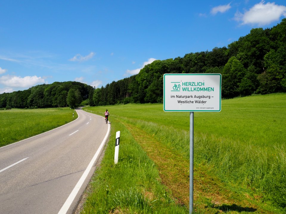 Hinweisschild Naturpark Westliche Wälder