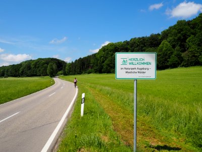 Hinweisschild Naturpark Westliche Wälder