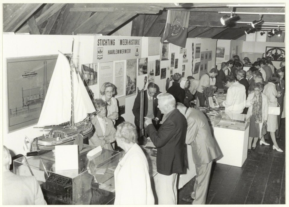 Historische Jaarmarkt in de Vleeshal. NL-HlmNHA 54016621