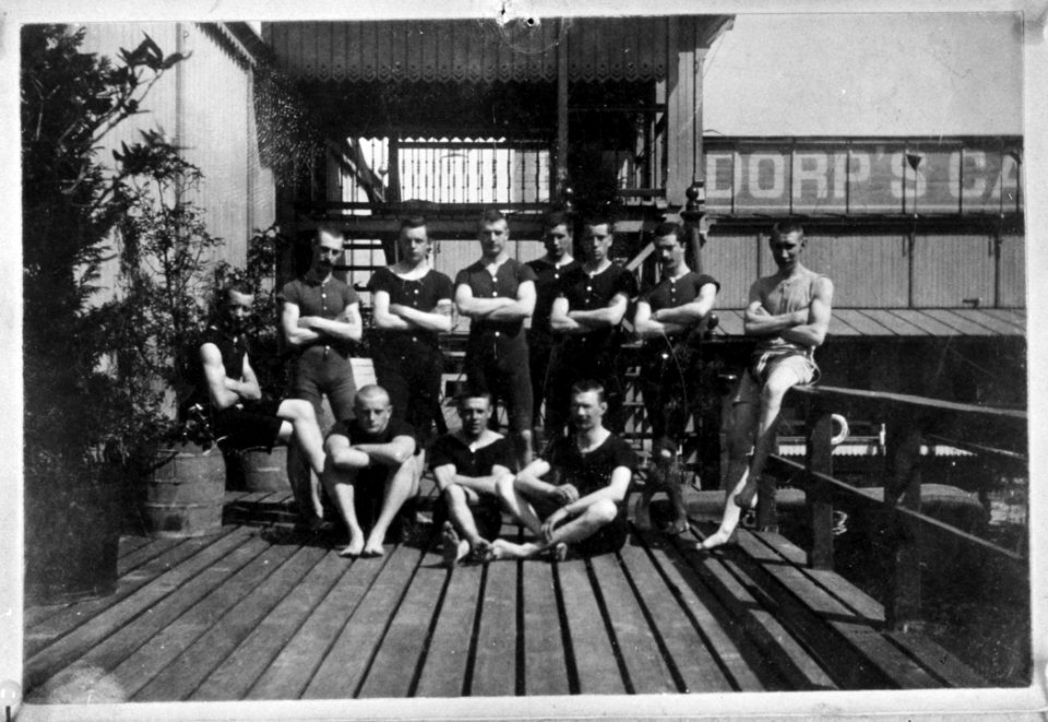 Historisch leven, strandleven mensen in badpakken, Bestanddeelnr 916-1348