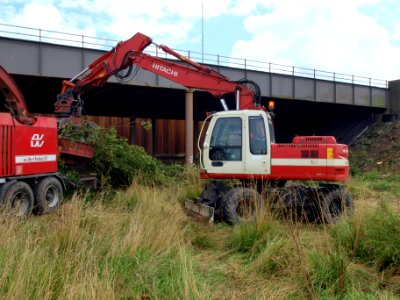 Hitachi owned by van Weert Rondhout BV p2