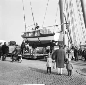 Hiswacaravelle 1964 jacht van f. 600.000,-- een reportage van het transport van, Bestanddeelnr 916-1608
