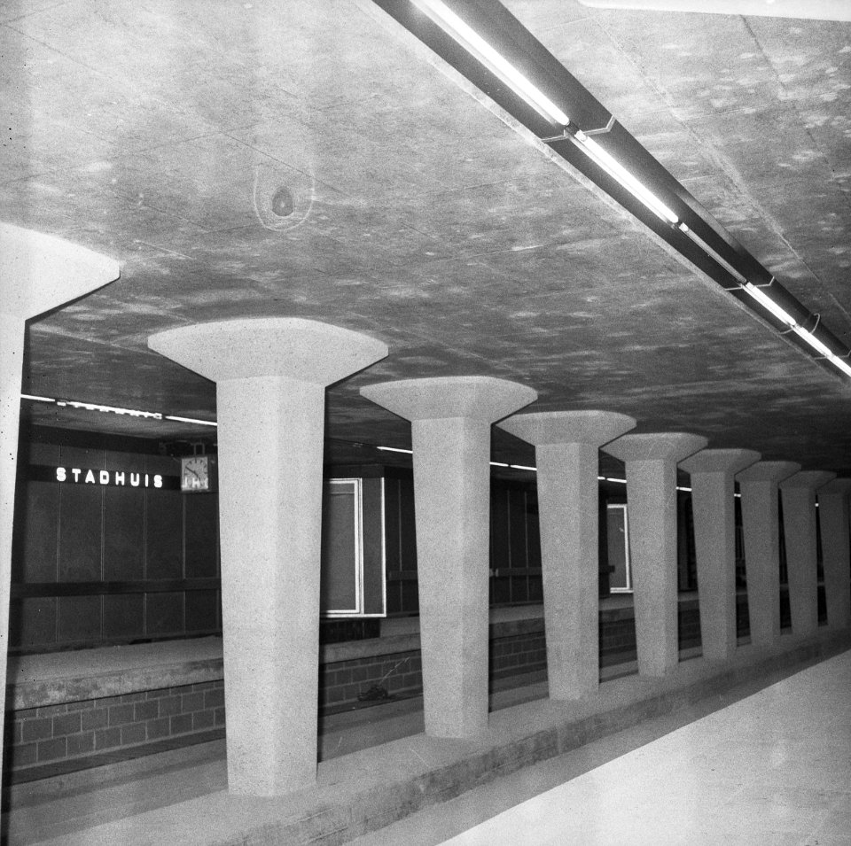 Het nieuwe perron van het metrostation, Bestanddeelnr 919-5670