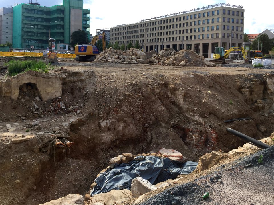 Historische Gemäuer Postplatz Dresden 3
