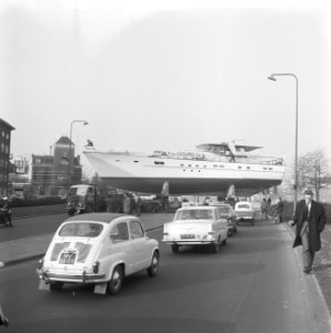 Hiswacaravelle 1964 jacht van f. 600.000,-- een reportage van het transport van, Bestanddeelnr 916-1599