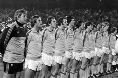 Het Nederlands elftal, Bestanddeelnr 930-1900