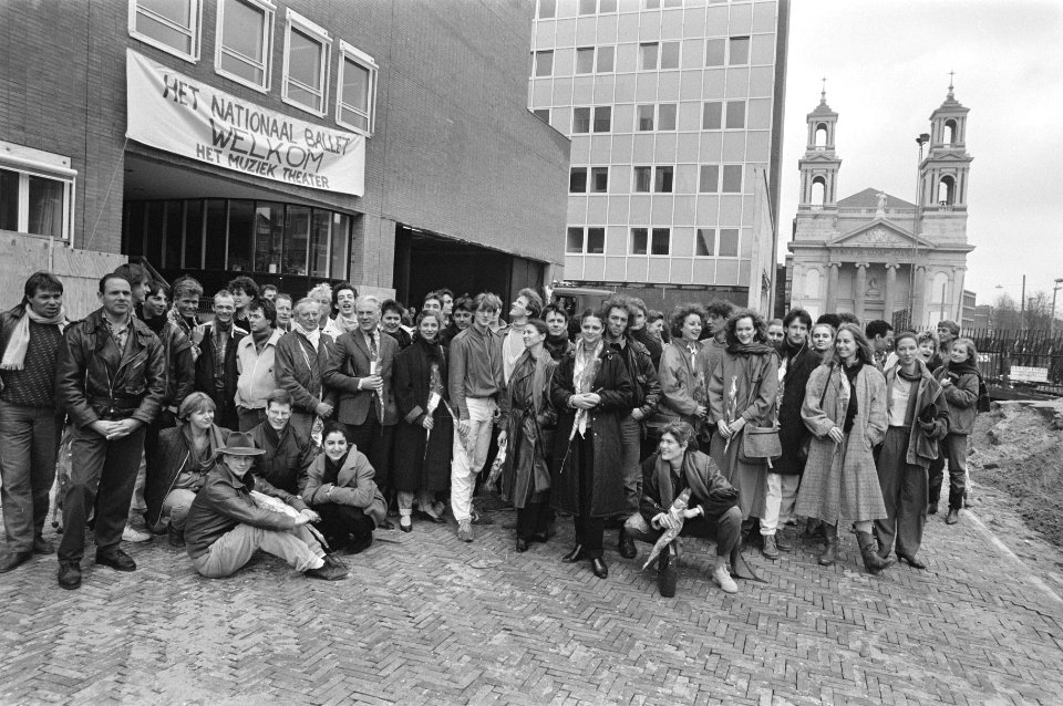 Het Nationale Ballet is verhuisd naar het Muziektheater op het Waterlooplein, Bestanddeelnr 933-6311
