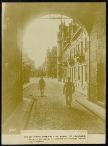 Het onbeschadigde Douai op den dag van den afmarsch der Duitschers. Gezicht op h, Bestanddeelnr 158-0865