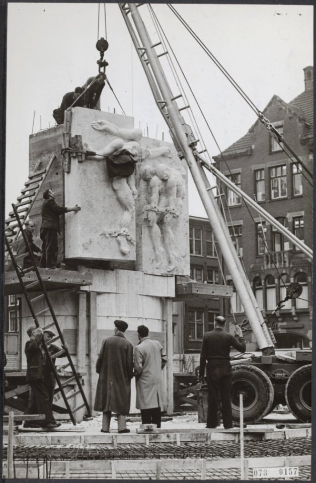 Het Nationaal Monument op de Dam dat in aanbouw is, Bestanddeelnr 073-0157