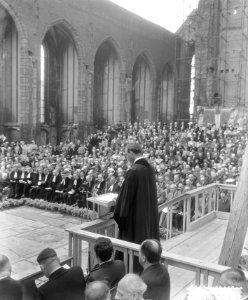 Het leggen van de eerste steen voor de restauratie van de Sint Laurens te Rotter, Bestanddeelnr 905-1199