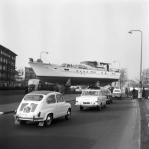 Hiswacaravelle 1964 jacht van f. 600.000,-- een reportage van het transport van, Bestanddeelnr 916-1594