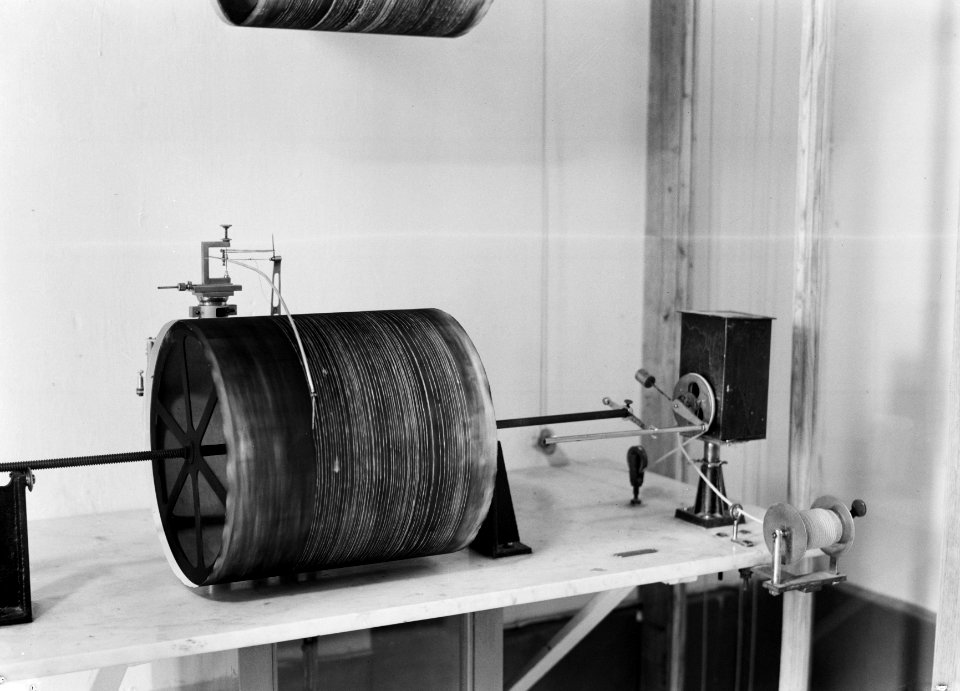 Het meten van aardwerkingen in het Observatorium, Bestanddeelnr 191-1395